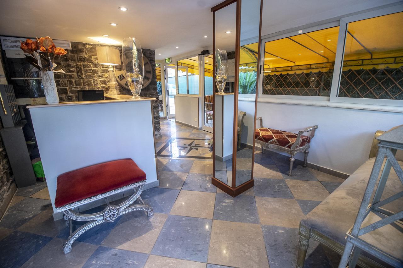 Hotel Herve Марина ди Маса Екстериор снимка